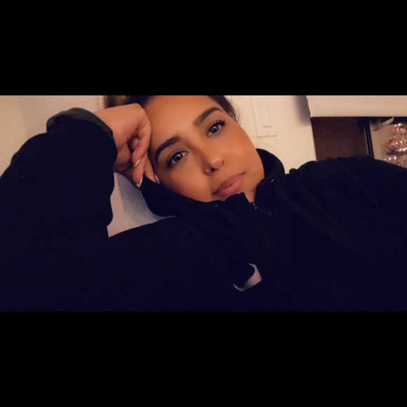 Meet your Posher, Nicolette - Picture 1 of 1